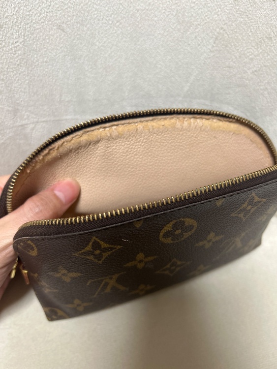 ポーチ（ブランドバッグ）の商品画像 - 査定依頼日：2026年10月3日 - 最高査定価格：25,000円