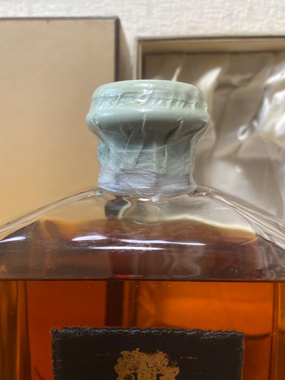 サントリーウイスキーインペリアル　600ml43%（お酒）の商品画像 - 査定依頼日：2026年1月7日 - 最高査定価格：15,000円