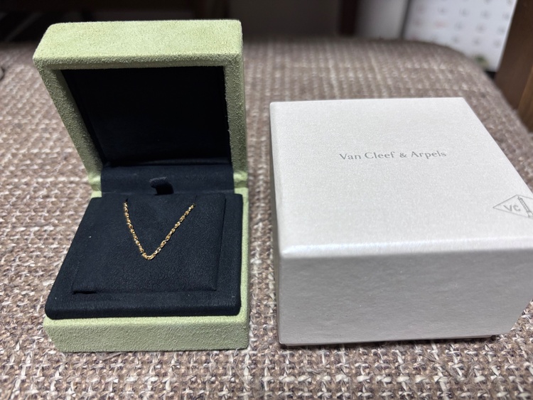 ヴァンクリフォルサチェーンイエローゴールド42センチ＋5センチ長さだし（金・貴金属）の商品画像 - 査定依頼日：2026年7月23日 - 最高査定価格：150,000円