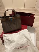 トートバック　au/21 917（ブランドバッグ）の商品画像 - 査定依頼日：2023年4月19日 - 最高査定価格：65,000円