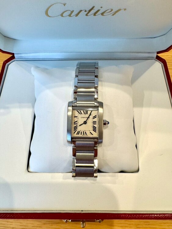 カルティエ タンク W51008Q3　321（高級時計）の商品画像 - 査定依頼日：2024年12月18日 - 最高査定価格：310,000円