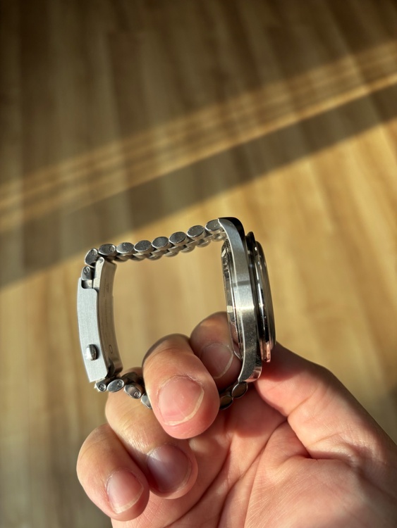 スピードマスタームーンウォッチ白文字盤（高級時計）の商品画像 - 査定依頼日：2025年12月28日 - 最高査定価格：1,150,000円