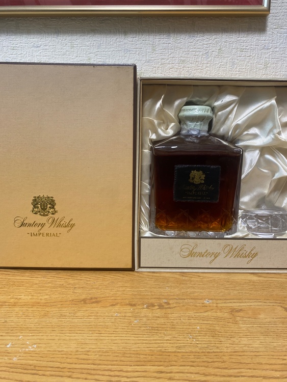 サントリーウイスキーインペリアル　600ml43%（お酒）の商品画像 - 査定依頼日：2026年1月7日 - 最高査定価格：15,000円