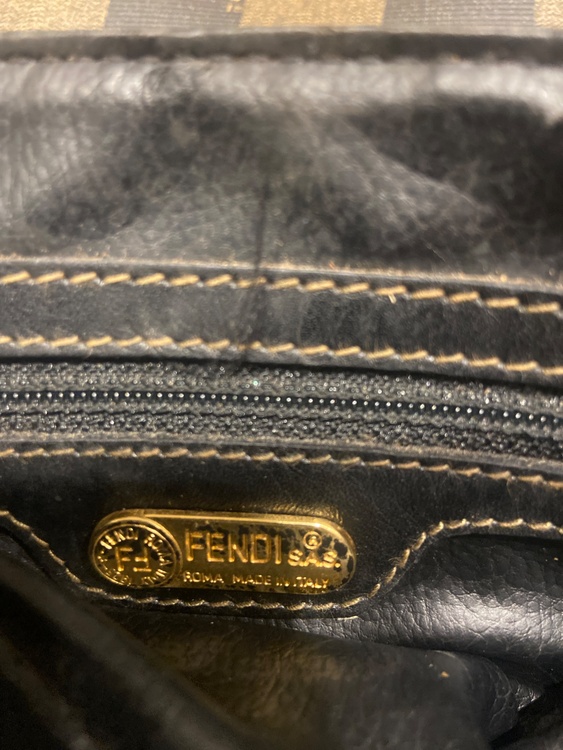 FENDI（ブランドバッグ）の商品画像 - 査定依頼日：2026年3月17日 - 最高査定価格：30,000円