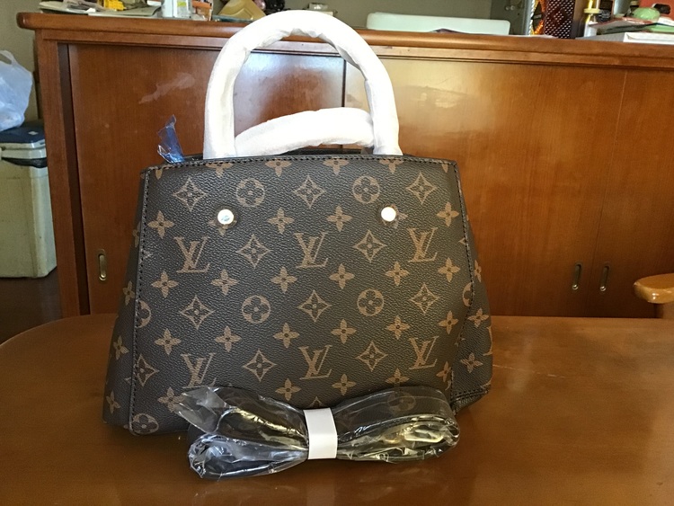 モンテーニュBb    型番XY 1303（ブランドバッグ）の商品画像 - 査定依頼日：2021年7月3日 - 最高査定価格：180,000円