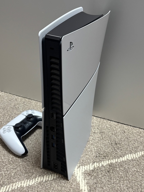 PlayStation 5 CFI-2000（ゲーム機本体・ゲームソフト）の商品画像 - 査定依頼日：2026年4月14日 - 最高査定価格：44,000円