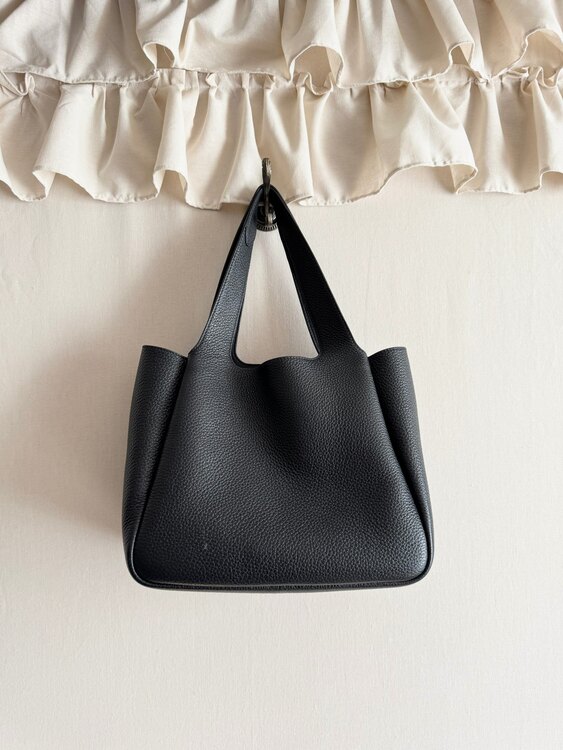 プラダ  （ブランドバッグ）の商品画像 - 査定依頼日：2025年1月25日 - 最高査定価格：200,000円