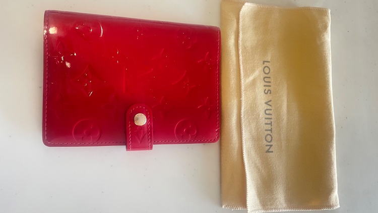 LOUIS VUITTON ヴェルニ 手帳カバー レッド（ブランド財布・小物）の商品画像 - 査定依頼日：2026年7月26日 - 最高査定価格：5,000円