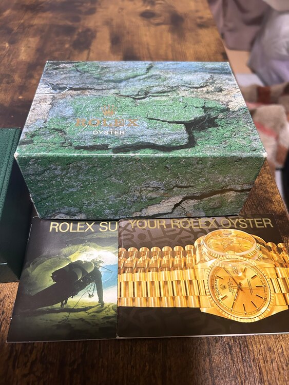 サブマリーナデイト（高級時計）の商品画像 - 査定依頼日：2025年2月2日 - 最高査定価格：1,150,000円