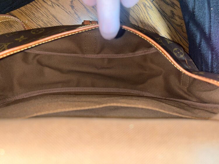 ルイヴィトン モノグラム ソミュール35（ブランドバッグ）の商品画像 - 査定依頼日：2025年4月14日 - 最高査定価格：70,000円