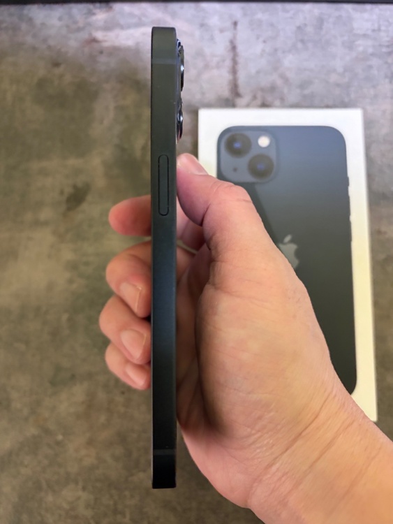 iPhone iPhone 13 512GB SIMフリー（スマホ）の商品画像 - 査定依頼日：2026年8月2日 - 最高査定価格：50,000円