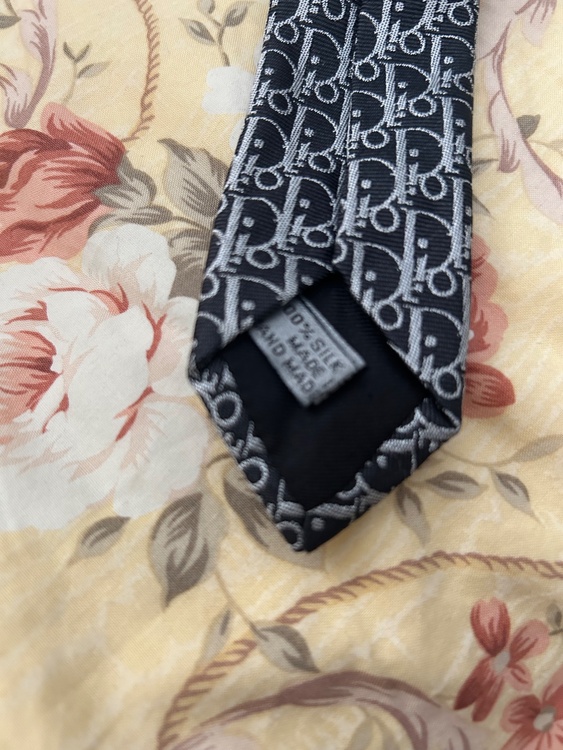 ディオール  （ブランドバッグ）の商品画像 - 査定依頼日：2026年3月11日 - 最高査定価格：1,000円