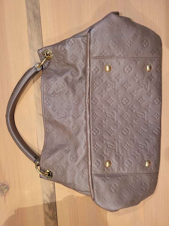 解りません。（ブランドバッグ）の商品画像 - 査定依頼日：2022年11月5日 - 最高査定価格：140,000円