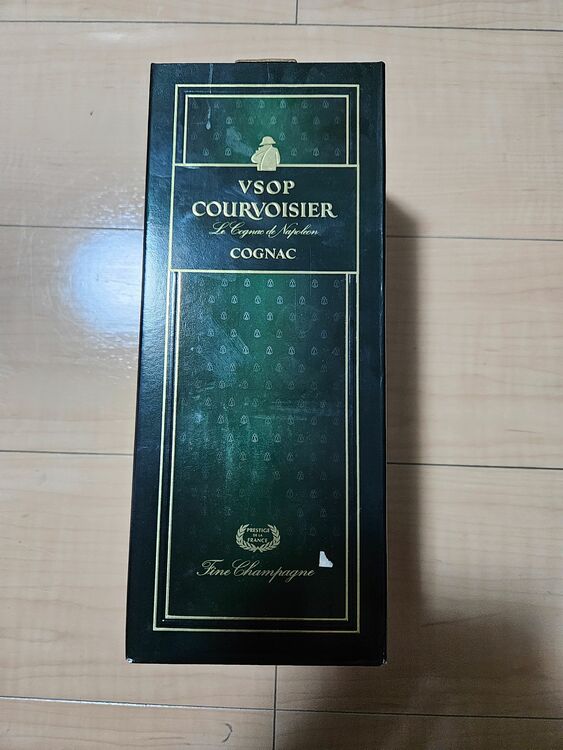 クルボアジエ VSOP COURVOISIER コニャック（お酒）の商品画像 - 査定依頼日：2025年7月3日 - 最高査定価格：1,500円