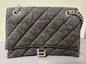 バレンシアガ  （ブランドバッグ）の商品画像 - 査定依頼日：2025年11月7日 - 最高査定価格：100,000円