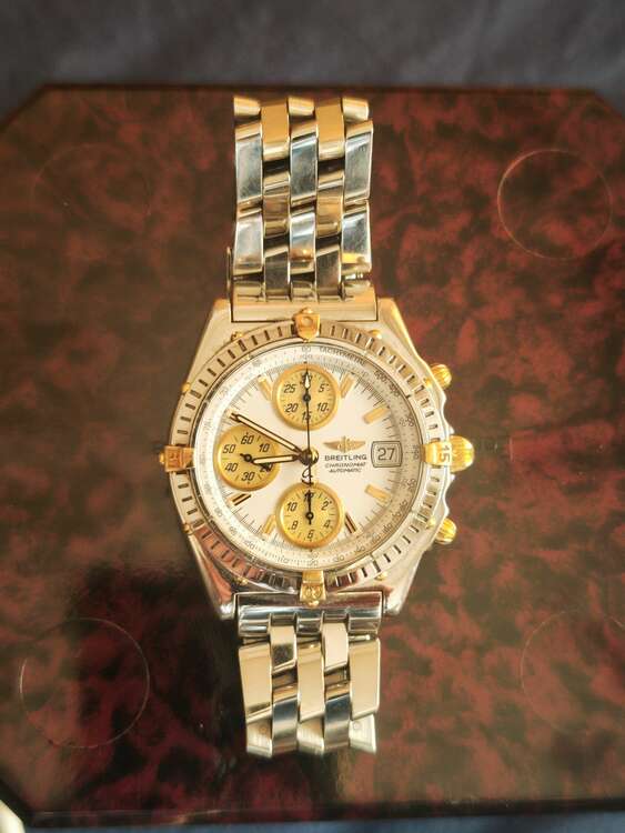 ブライトリング クロノマット （高級時計）の商品画像 - 査定依頼日：2025年2月4日 - 最高査定価格：250,000円