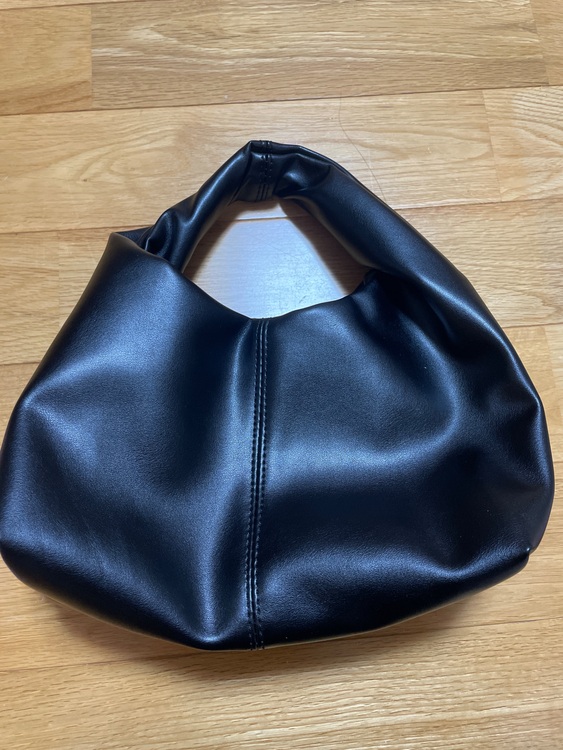 バック（ブランドバッグ）の商品画像 - 査定依頼日：2025年10月2日 - 最高査定価格：100,000円