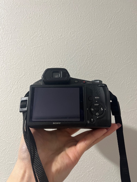 サイバーショットDSC-HX100V（カメラ）の商品画像 - 査定依頼日：2025年9月26日 - 最高査定価格：2,000円