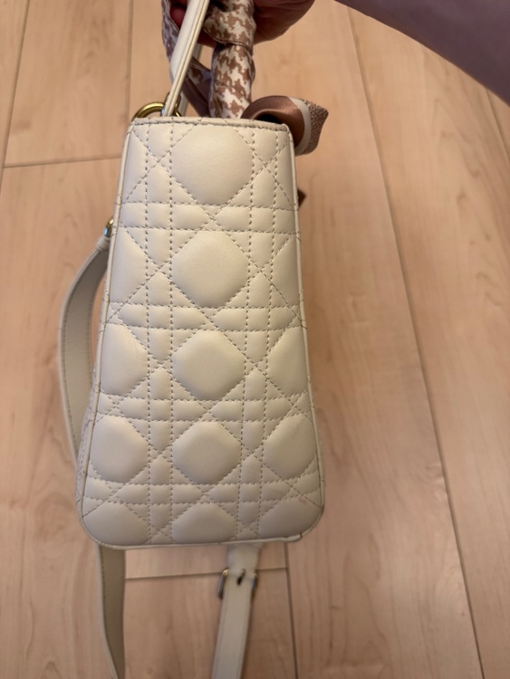 Lady Dior バッグ　ラージ（ブランドバッグ）の商品画像 - 査定依頼日：2026年5月9日 - 最高査定価格：160,000円