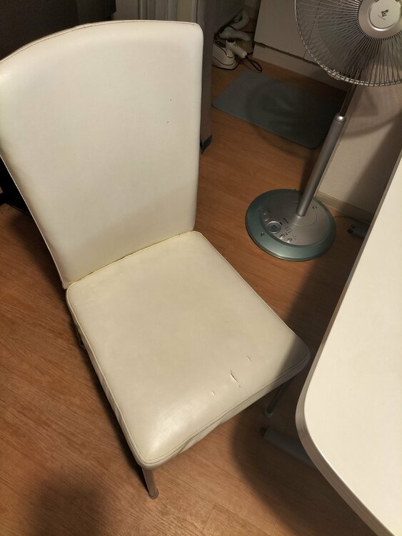 ダイニングテーブルセット（家具・寝具）の商品画像 - 査定依頼日：2025年12月27日 - 最高査定価格：3,000円