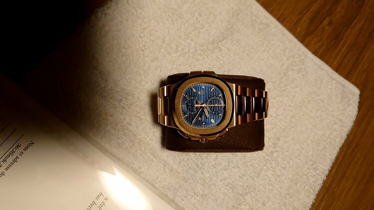 パテックフィリップ ノーチラス ５９９０−１Ｒ001（高級時計）の商品画像 - 査定依頼日：2026年1月22日 - 最高査定価格：42,000,000円