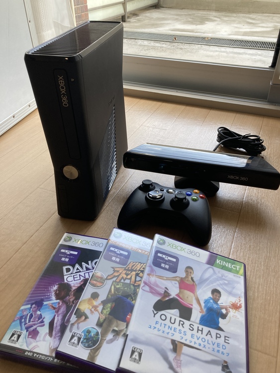 Xbox 360 Kinect センサー（ゲーム機本体・ゲームソフト）の商品画像 - 査定依頼日：2021年1月16日 - 最高査定価格：3,000円