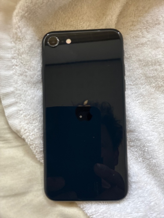 iPhone SE (第 3 世代) 64GB au（スマホ）の商品画像 - 査定依頼日：2026年4月19日 - 最高査定価格：13,000円