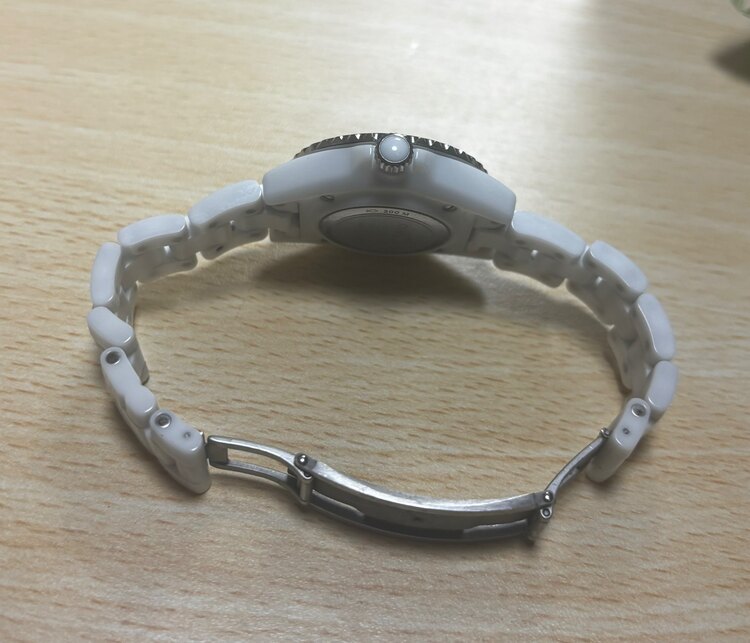 シャネル J12 こや（高級時計）の商品画像 - 査定依頼日：2025年4月12日 - 最高査定価格：310,000円