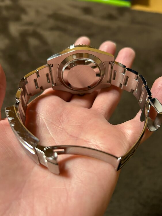 ロレックス サブマリーナー 116610l（高級時計）の商品画像 - 査定依頼日：2025年3月30日 - 最高査定価格：2,700,000円