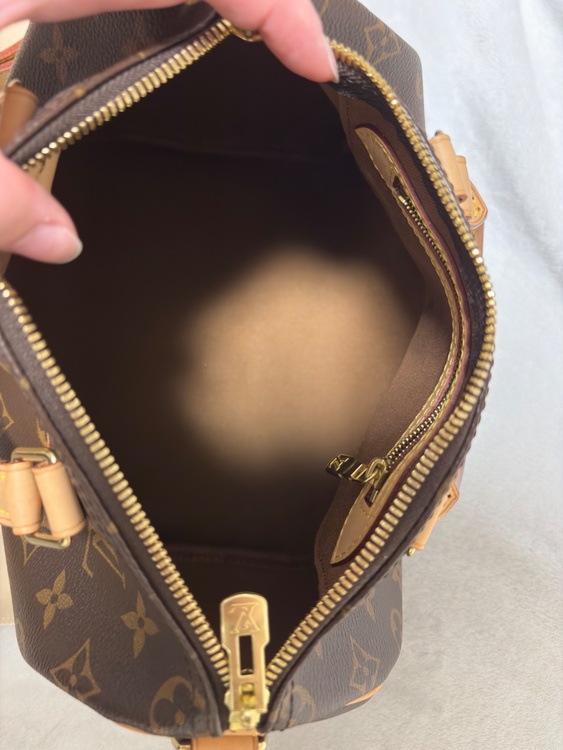 M411113（ブランドバッグ）の商品画像 - 査定依頼日：2026年4月6日 - 最高査定価格：192,000円