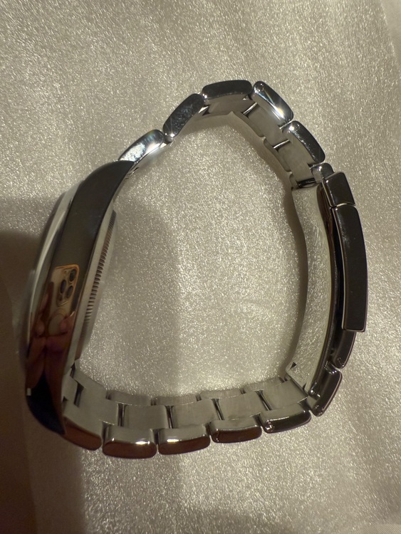 ロレックス　オイスターパーペチュアル　114300（高級時計）の商品画像 - 査定依頼日：2025年9月23日 - 最高査定価格：1,200,000円