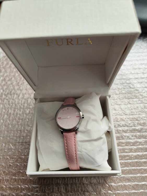 FURLA 腕時計（高級時計）の商品画像 - 査定依頼日：2026年4月11日 - 最高査定価格：2,000円