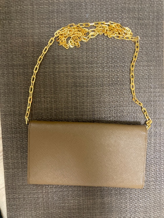 プラダ  （ブランドバッグ）の商品画像 - 査定依頼日：2025年9月4日 - 最高査定価格：48,000円