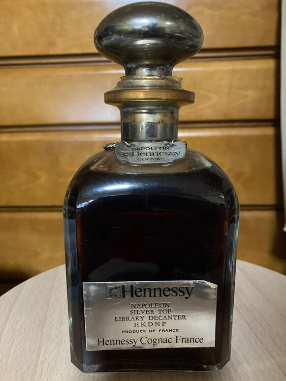 ブランデー ヘネシー （お酒）の商品画像 - 査定依頼日：2025年1月30日 - 最高査定価格：8,000円