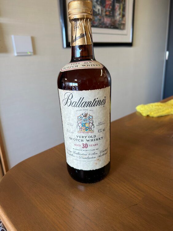 ウイスキー バランタイン （お酒）の商品画像 - 査定依頼日：2025年3月23日 - 最高査定価格：22,000円