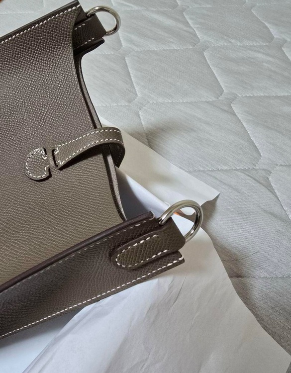 ミニエブリン（ブランドバッグ）の商品画像 - 査定依頼日：2025年9月19日 - 最高査定価格：380,000円