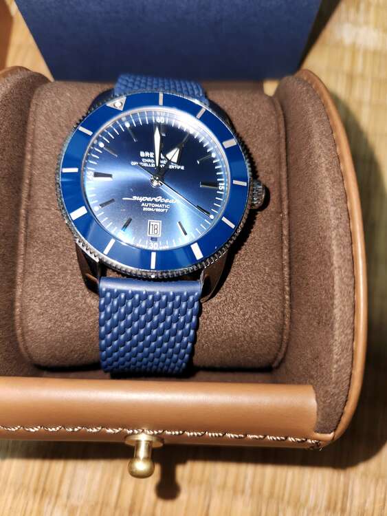 ブライトリング スーパーオーシャン （高級時計）の商品画像 - 査定依頼日：2025年2月28日 - 最高査定価格：350,000円