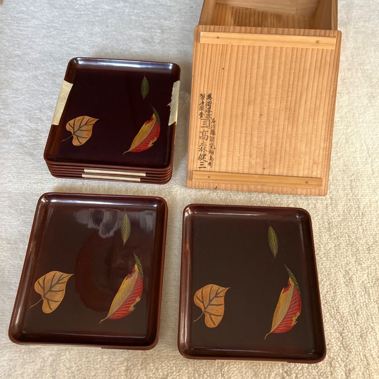 美術漆器　10枚（美術品・骨董品）の商品画像 - 査定依頼日：2025年10月16日 - 最高査定価格：1,000円