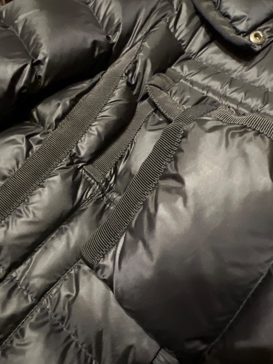 モンクレール　エルミンヌ（古着・ファッション）の商品画像 - 査定依頼日：2025年10月23日 - 最高査定価格：50,000円