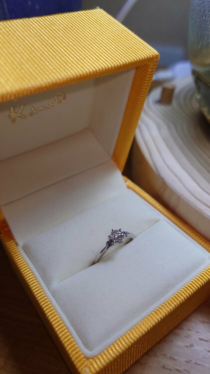 婚約指輪　ケイ・ウノ　（宝石）の商品画像 - 査定依頼日：2025年12月16日 - 最高査定価格：100,000円