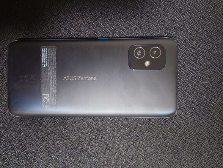 ASUS Zenfone 8（スマホ）の商品画像 - 査定依頼日：2026年9月30日 - 最高査定価格：6,000円