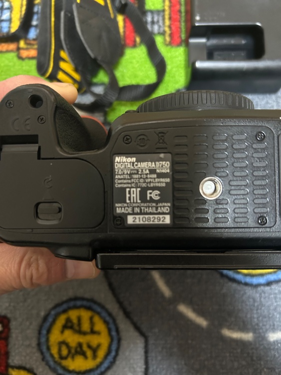 d750（カメラ）の商品画像 - 査定依頼日：2026年4月2日 - 最高査定価格：44,100円