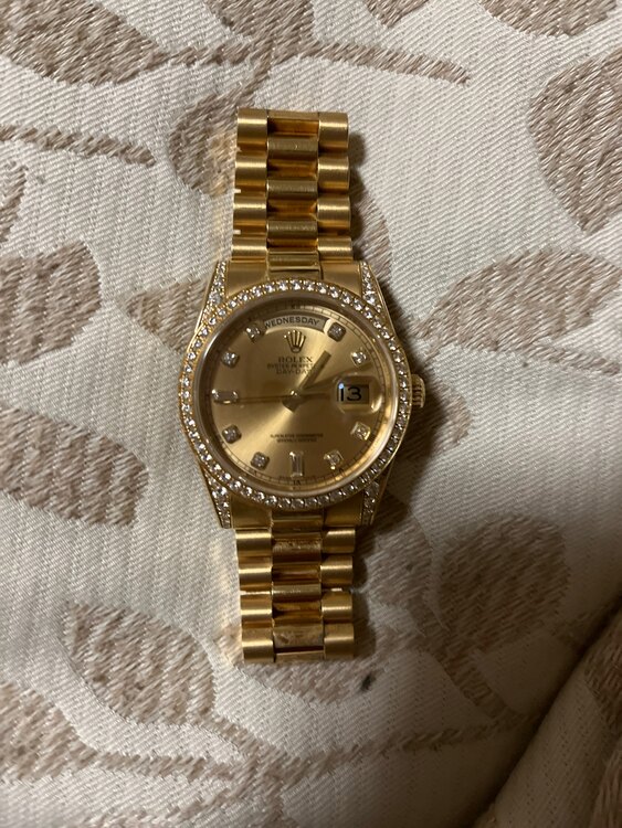 ロレックス デイデイト （高級時計）の商品画像 - 査定依頼日：2025年1月7日 - 最高査定価格：4,000,000円