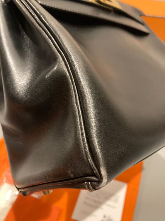 エルメス  ケリー　27 ボックスカーフ　ゴールド金具　（ブランドバッグ）の商品画像 - 査定依頼日：2025年4月22日 - 最高査定価格：1,200,000円