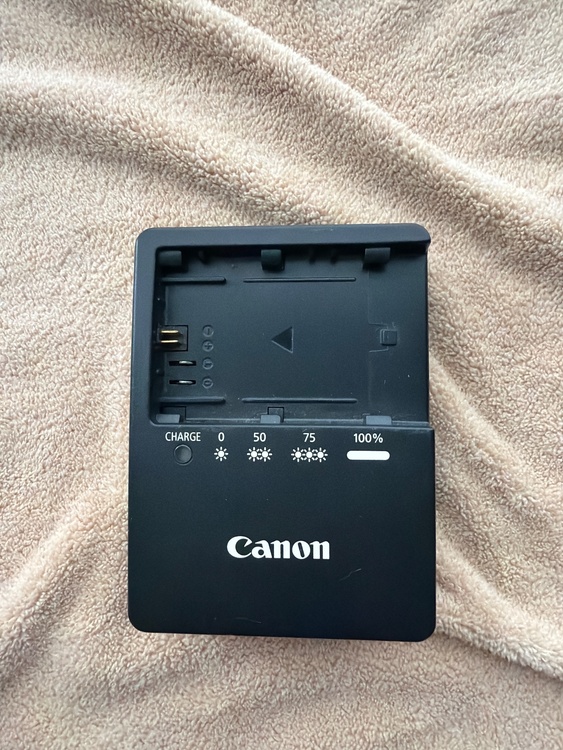 EOS 70D（カメラ）の商品画像 - 査定依頼日：2026年5月24日 - 最高査定価格：15,100円