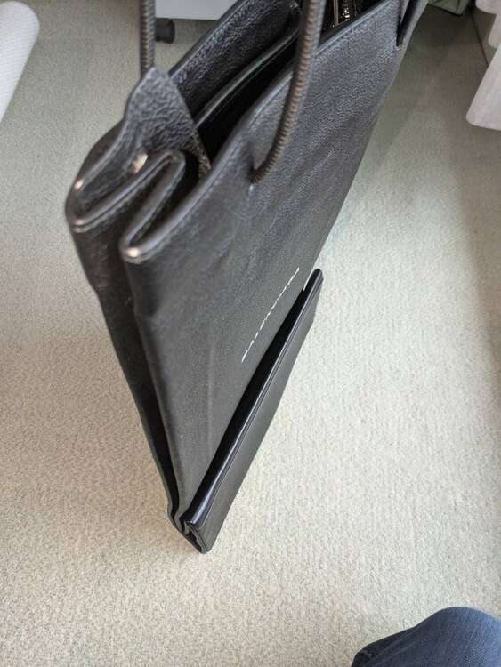 バレンシアガ  （ブランドバッグ）の商品画像 - 査定依頼日：2024年12月29日 - 最高査定価格：24,000円