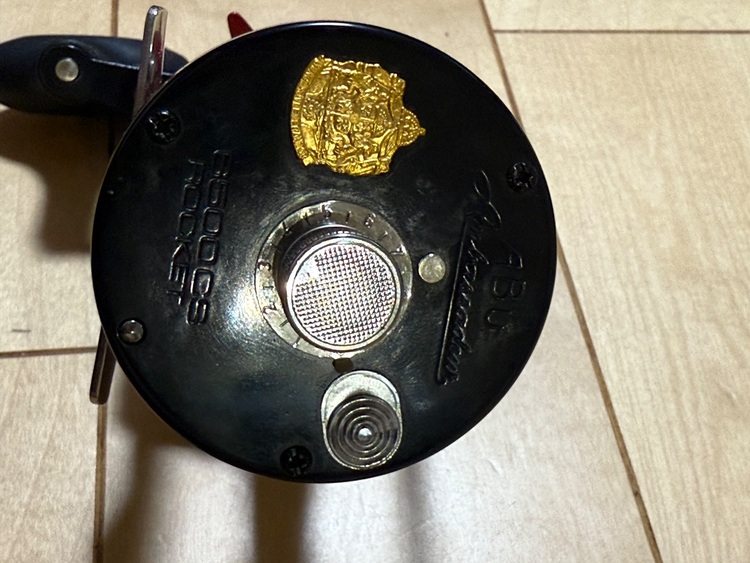 6500CS Rocket Black/Red（釣具）の商品画像 - 査定依頼日：2025年9月29日 - 最高査定価格：13,500円