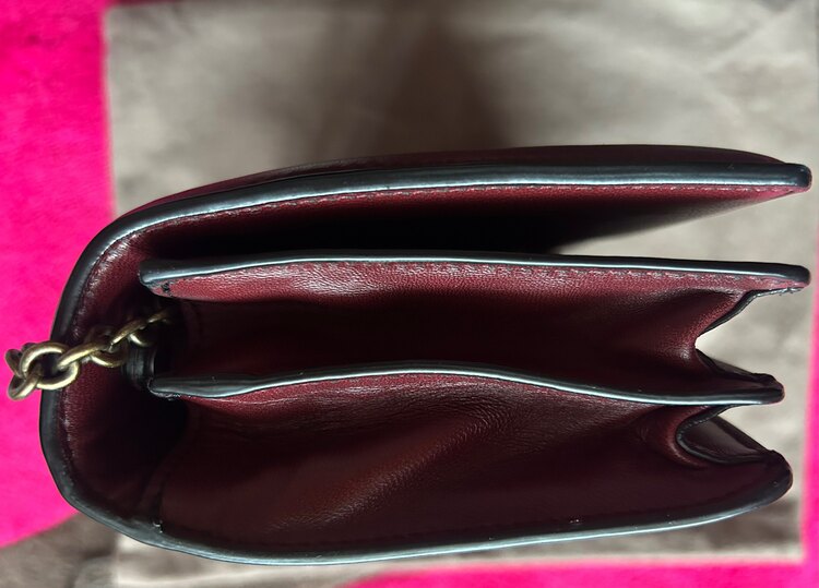 ショルダーバッグ（ブランドバッグ）の商品画像 - 査定依頼日：2025年4月17日 - 最高査定価格：70,000円