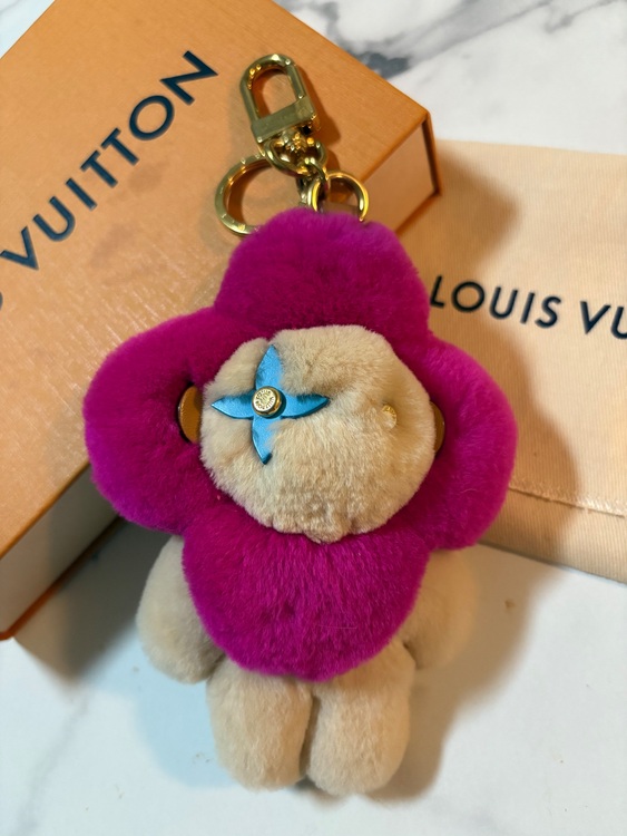 ヴィヴィエンヌ キーホルダー（ブランド財布・小物）の商品画像 - 査定依頼日：2025年11月14日 - 最高査定価格：20,000円