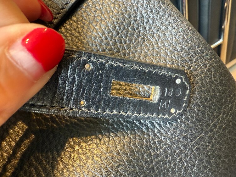 ケリー　黒　40（ブランドバッグ）の商品画像 - 査定依頼日：2025年4月23日 - 最高査定価格：750,000円